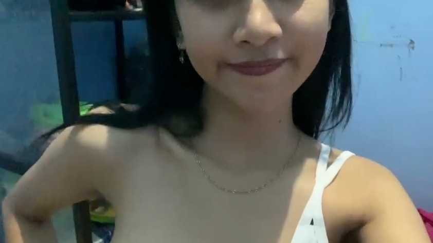 Clip: Em gái ngon khoe cặp vú không tưởng :)))
